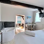 Le Domaine De La Briandais, Experience De Sobriete Electromagnetique Szálloda 3*