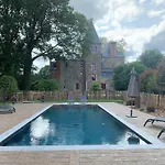 Le Domaine De La Briandais, Experience De Sobriete Electromagnetique