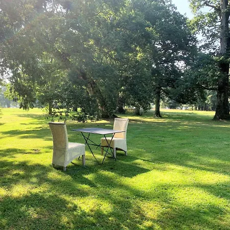Отель Le Domaine De La Briandais, Experience De Sobriete Electromagnetique Missillac