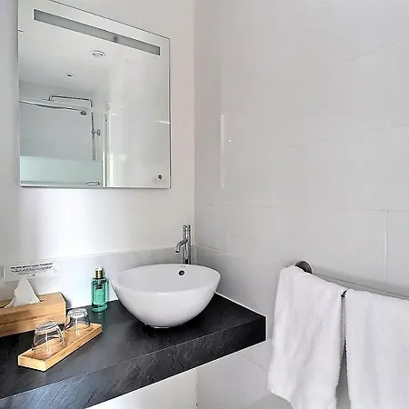 Le Domaine De La Briandais, Experience De Sobriete Electromagnetique Ξενοδοχείο